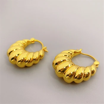 2023 Metaliniai auksiniai ausų sagtis moteriški auskarai Europos ir Amerikos mada išskirtinis spiralinis modeliavimas blizgūs ausų priedai
