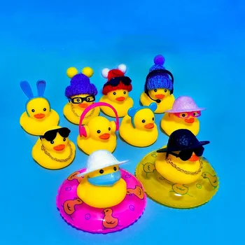 Car Decor Bath Duck Mini Rubber Ducks Priedai Apranga Guminė Ducky Antis Vonia Žaislinė vonia Žaisliniai žaislai vaikams Gimtadienio šventė Palankumas