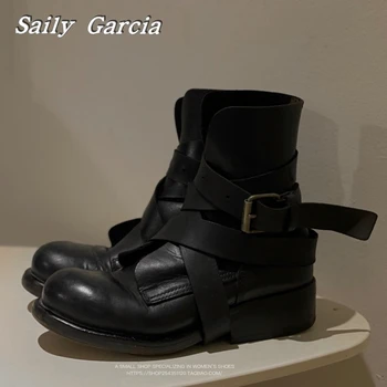 Juodas matinis odinis diržas Metalinė sagtis Dirželio batai Rock Punk stiliaus nėriniai Motociklo batai Apvalūs pirštų nėriniai Erdviniai laisvalaikio batai
