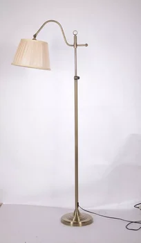 Vintažinė grindų lempa Creative Fabric Shade Country Style Metaliniai grindų šviestuvai miegamojo namų dekorui Sidabrinė pastatoma lempa